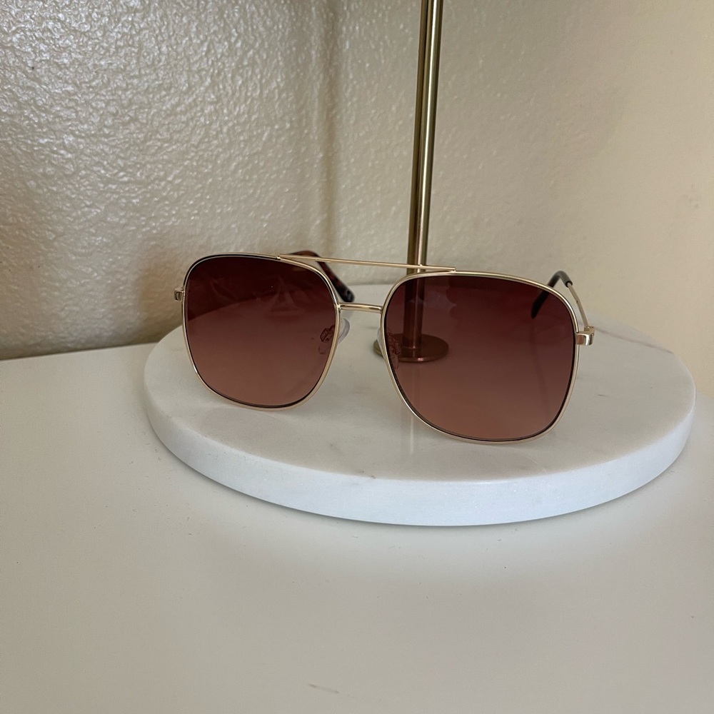 NEW rectangular / square shape sunglasses - Picture 3 of 3